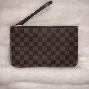 SOLD! Louis Vuitton Pochette Neverfull